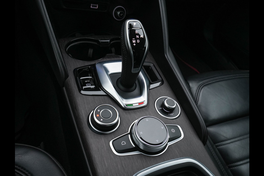 Alfa Romeo Giulia 2.2 TI Aut. *XENON | PIENO-FIORE-VOLLEDER | NAVI-FULLMAP | CAMERA | DAB | MEMORY-PACK | ADAPTIVE-CRUISE | LANE-ASSIST | APP.CONNECT | COMFORT-SEATS | 18"ALU*