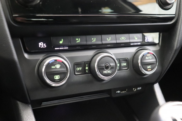 Škoda Octavia 1.6 TDI Combi Ambition Business - Half leer, Navi