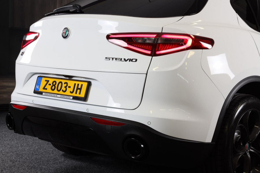 Alfa Romeo Stelvio 2.0 T AWD B-Tech / 280 PK / AUT / ACC / Camera / Navi / Leder / Open Panoramadak / Lane Assist / Led / Pdc / 20