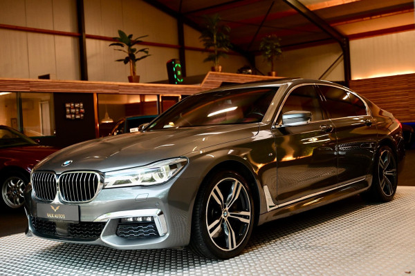 BMW 7 Serie 750i xDrive M-Sport - Stoelventilatie - Adapt. Cruise - Soft-Close - Schuifdak - Zonnerollo -