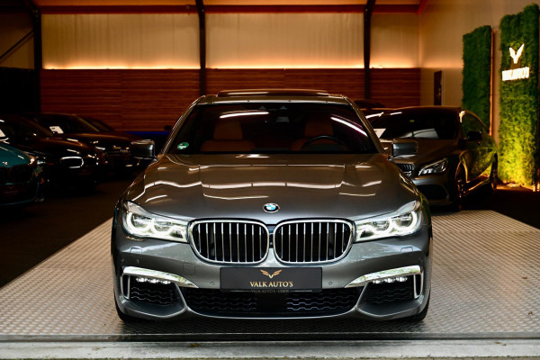 BMW 7 Serie 750i xDrive M-Sport - Stoelventilatie - Adapt. Cruise - Soft-Close - Schuifdak - Zonnerollo -