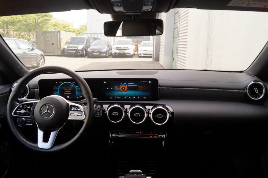 Mercedes-Benz CLA-Klasse Shooting Brake 180d Automaat Business Solution Luxury -LED-ECC-