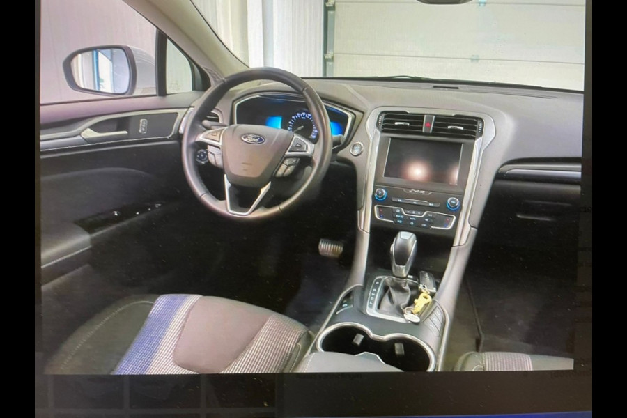 Ford Mondeo 2.0 IVCT HEV Titanium - Navi, Clima, Carplay