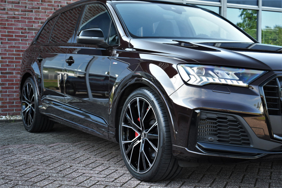 Audi Q7 60 TFSI e quattro Competition Pano Trekh S-zetels ACC Massage B&O 22inch Luchtv