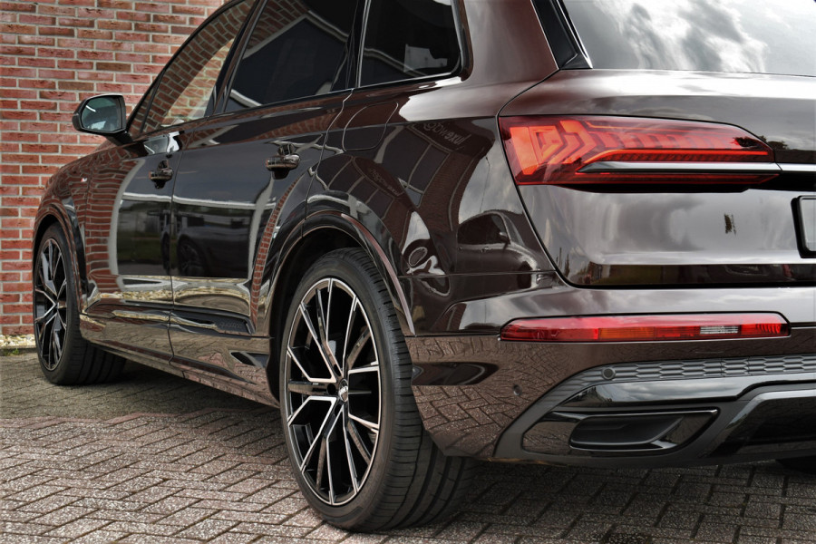 Audi Q7 60 TFSI e quattro Competition Pano Trekh S-zetels ACC Massage B&O 22inch Luchtv