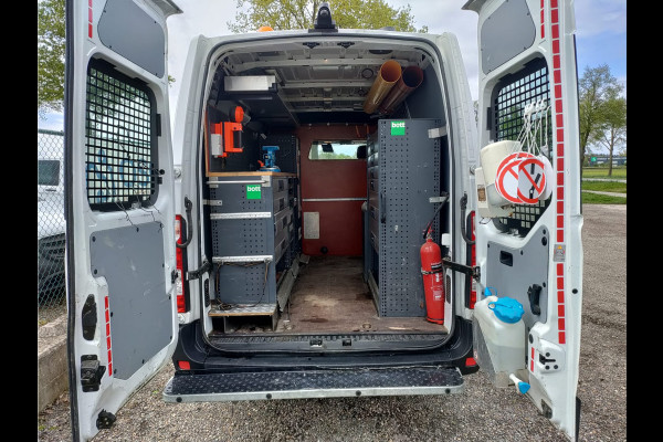 Opel Movano AUT.6 2.3D BiTurbo 170PK L2H2 Inrichting! Camera's PDC Schuifdeur Ruit+Verwarmd cruise ESP Step-up Airco Kasten Lades Werkbank C Centr.Vergr+Ab. AirbagsElektr.Ramen+Spiegels+Verwarmd ABS Multi-Media-vb. Airco Tussenschot blue-tooth 380Nm/1250rpm 2500kg trekvermogen Orig.NLse Bus Safety-Pack 1e Eigenaar Orig.NLse auto ! EURO6