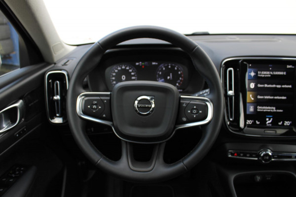 Volvo XC40 B3 163PK Automaat Inscription Panoramisch schuif-kanteldak / Semi elektrisch wegklapbare trekhaak / Adaptieve cruise control / Lederen bekleding / Harman Kardon Audio installatie