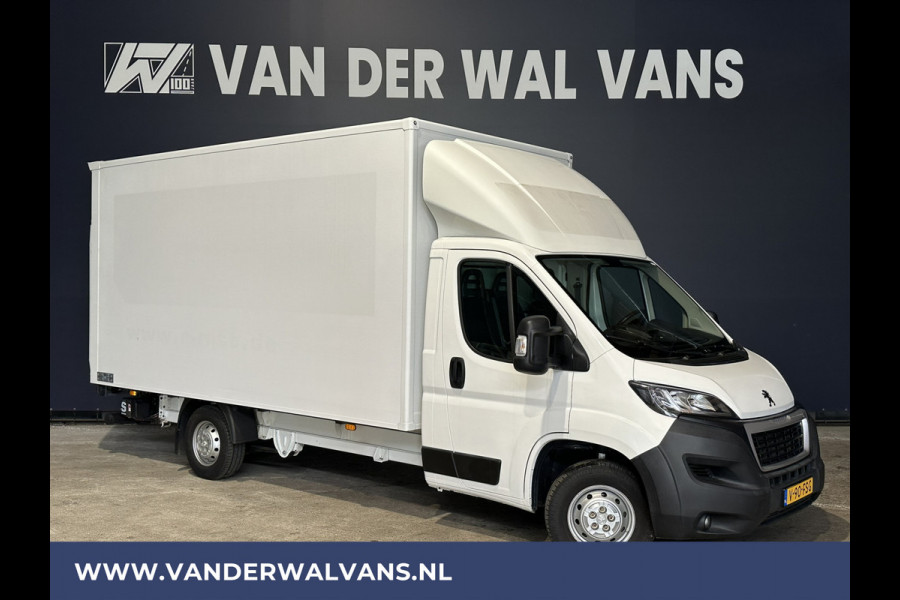 Peugeot Boxer 2.0 BlueHDi 131pk Bakwagen + Laadklep Euro6 Airco | Camera | 1000kg Laadvermogen Bijrijdersbank