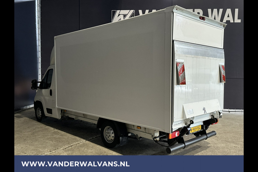 Peugeot Boxer 2.0 BlueHDi 131pk Bakwagen + Laadklep Euro6 Airco | Camera | 1000kg Laadvermogen Bijrijdersbank