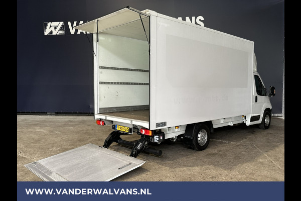 Peugeot Boxer 2.0 BlueHDi 131pk Bakwagen + Laadklep Euro6 Airco | Camera | 1000kg Laadvermogen Bijrijdersbank