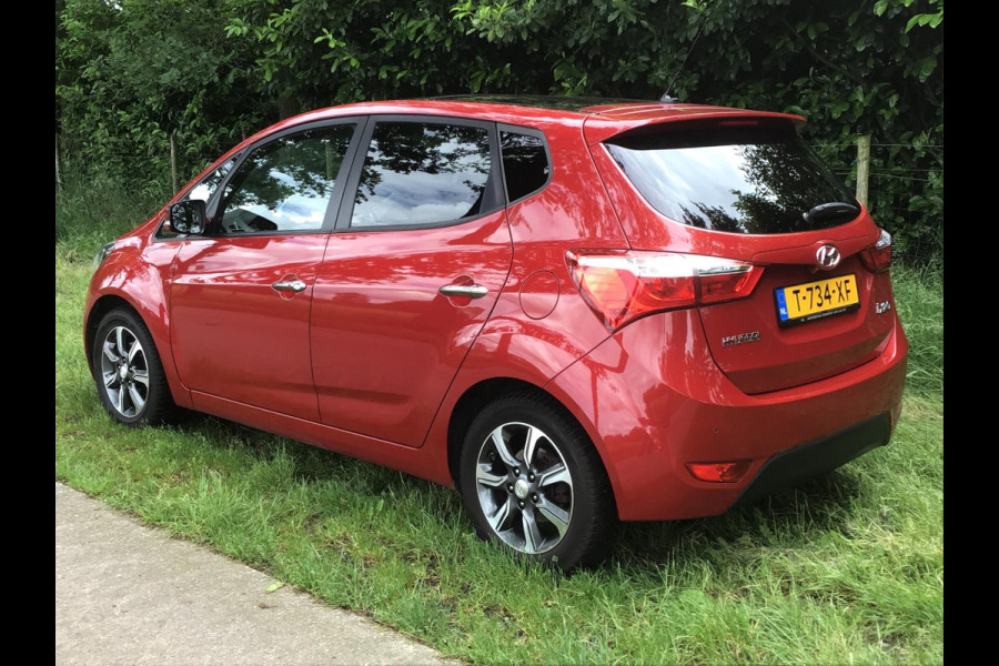 Hyundai ix20 1.6i Premium met panoramadak, in topstaat