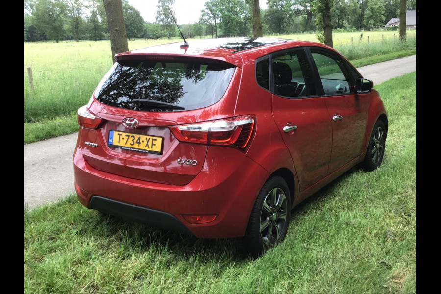 Hyundai ix20 1.6i Premium met panoramadak, in topstaat