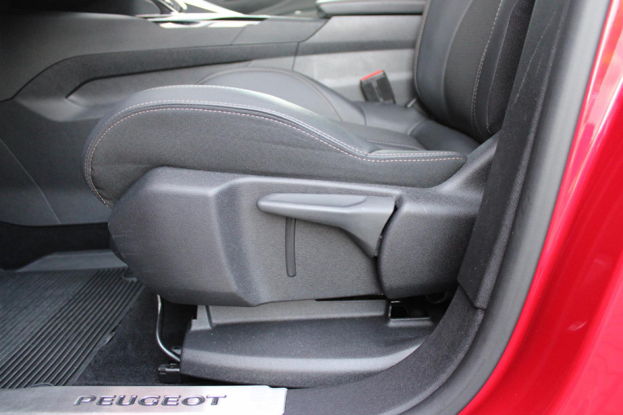Peugeot 5008 1.6 180PK AUTOMAAT GT | NAVIGATIE 10" TOUCHSCREEN | ACHTERUITRIJ CAMERA | DODEHOEK BEWAKING | 7-PERSOONS | ADAPTIVE CRUISE CONTROL | STOEL VERWARMING | LICHTMETALEN VELGEN 18" | DAB+ RADIO | KEYLESS ENTRY/START |