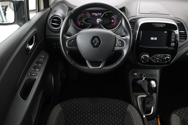 Renault Captur 1.2 TCe Intens | Automaat | Trekhaak | Stoelverwarming | Camera | Navigatie | Climate control | Park Assist | Carplay | Dodehoek detectie