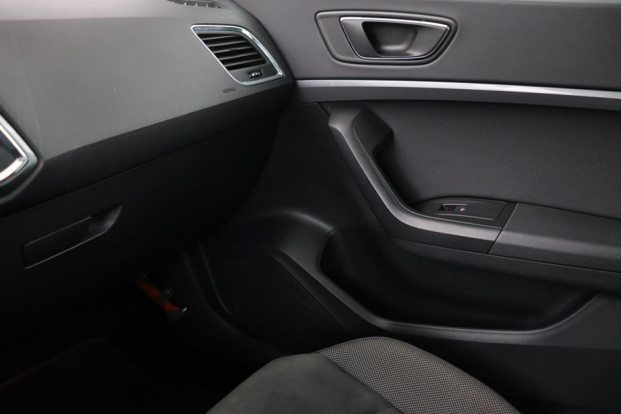 Seat Ateca 1.0 TSI Style Intense | Alcantara | Trekhaak | Virtual Cockpit | Carplay | Full LED | Camera | Park Assist | Navigatie