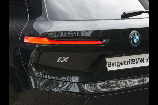 BMW iX xDrive50 - Pano - Bowers & Wilkins - Stoelventilatie - Driving Ass Prof - Sportpakket