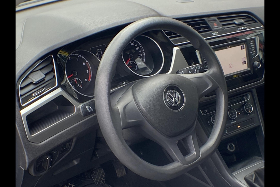 Volkswagen Touran 7Persoon - 1.2 TSI Trendline Bluemotion - Navigatie I Airco I PDC I Trekhaak I Dealer onderhouden