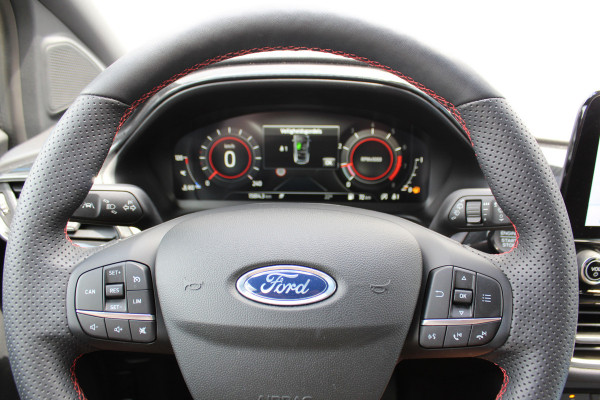 Ford Puma 1.0-125pk EcoBoost ST-Line. Sportieve hoogzitter, slechts 15.000km ! Airco, cruise cntrl, navigatie, telefoonvoorb., stoel-, stuur- en voorraamverwarming, LED verlichting, metallic lak, LM wielen, privacy glass etc.