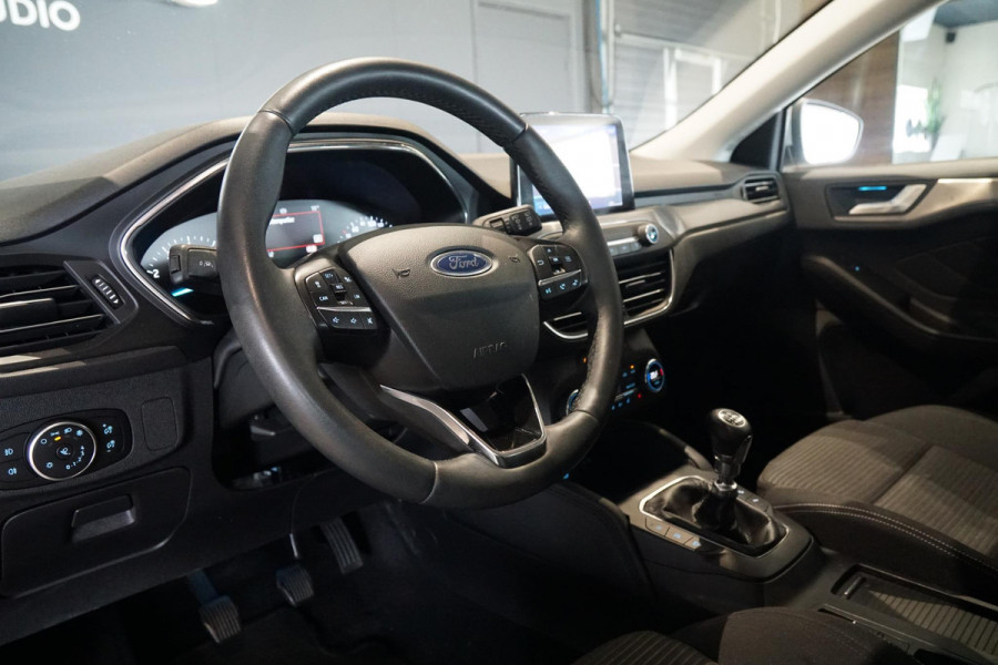 Ford Focus 1.0 EcoBoost Titanium 125PK + ADAPTIVE CRUISE / APPLE CARPLAY / CAMERA / STOELVERWARMING