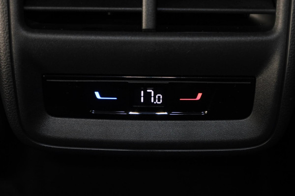 Škoda Superb Combi First Edition 1.5 MHEV 150 pk TSI e-TEC Combi 7 versn. DSG | Licht & Zicht pakket | Travel Assist | Canton Soundsystem