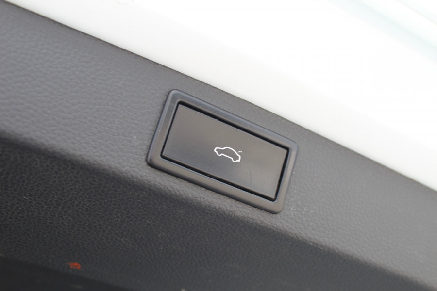 Škoda Karoq 1.0 TSI 115PK Style | Automaat | Trekhaak | Camera | Adaptieve Cruise | Elektr. Achterklep