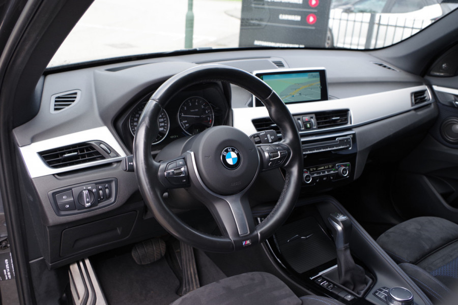 BMW X1 xDrive25i 231 PK Automaat, *2.000 KG Trekgewicht* Navigatie, Cruise Control, Head-Up, Sportstoelen, Harman-Kardon