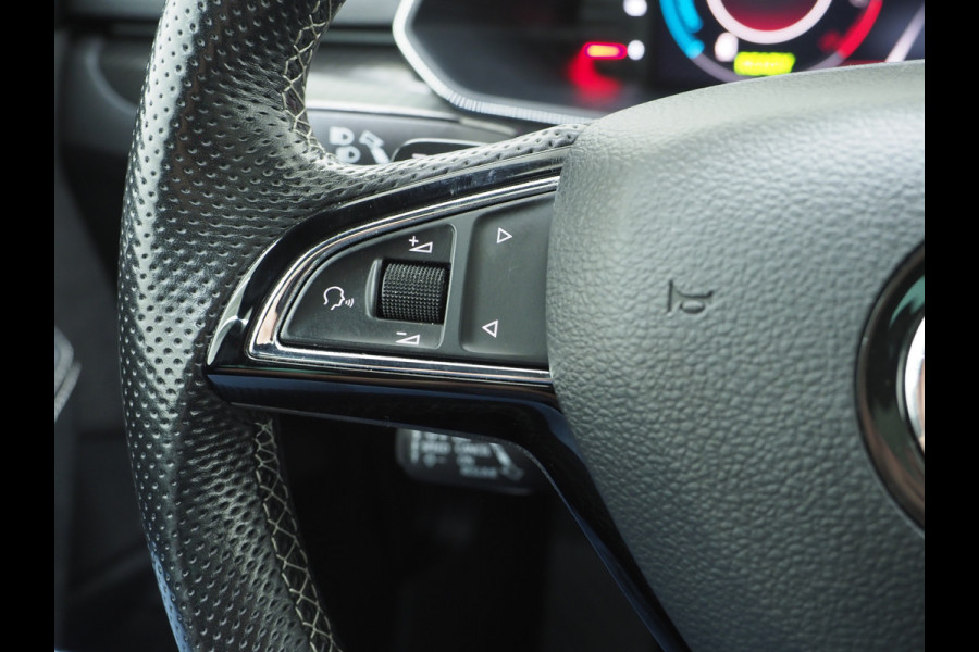 Škoda Superb Combi 1.4 TSI iV PHEV Sportline | Panoramadak | Canton | Virtual Cockpit | Adaptive Cruise | Memory