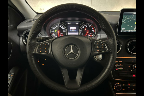 Mercedes-Benz A-Klasse 160 Ambition Airco Cruise Navi Camera NAP