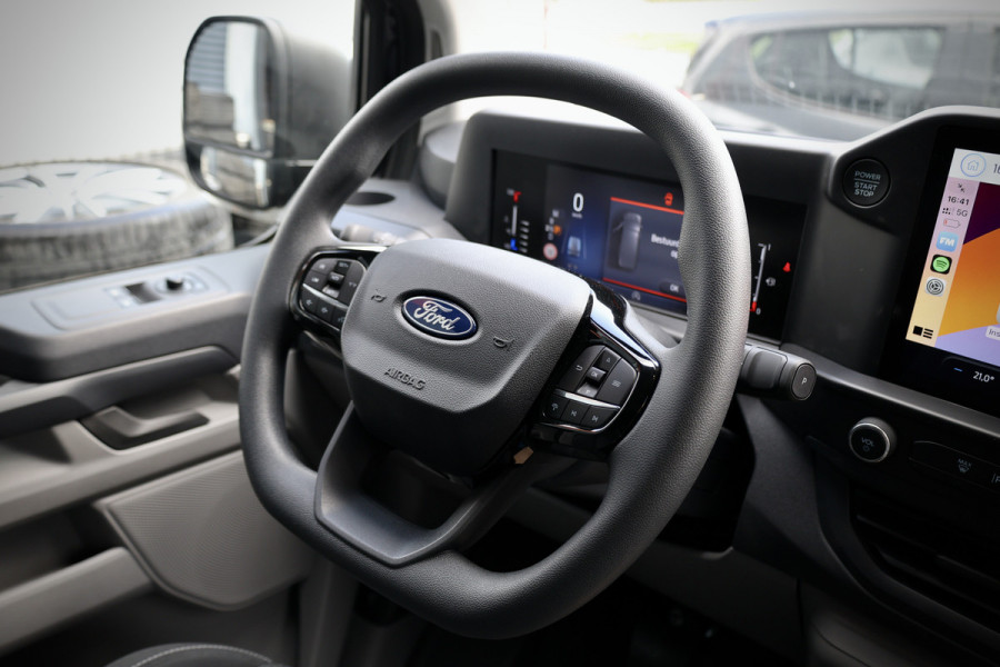 Ford Transit Custom 320 2.0 TDCI L2H1 AUT | Camera | Lane Assist | LED | Apple CarPlay | Garantie tot 06-2027 | NIEUW | AV Black edition | Cobra verlagingsveren | Lederen bekleding | Trekhaak | 3-Zitter