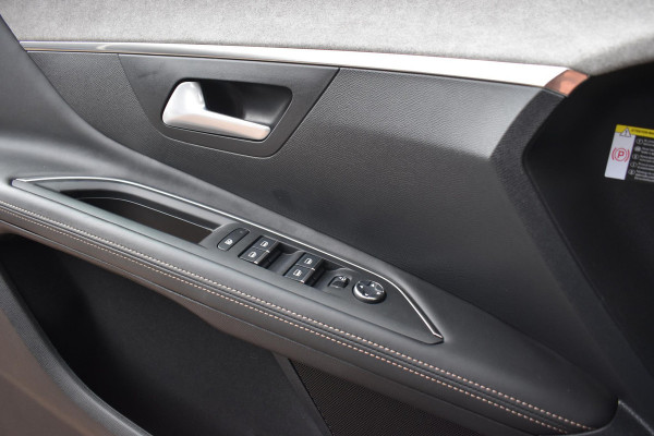 Peugeot 3008 1.2 PureTech 130PK Aut. GT | Carplay | Camera | stoelverwarm. | Incl. Garantie