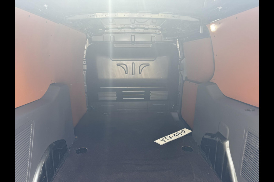 Ford Transit Connect 1.5 EcoBlue L2 Limited 100pk Automaat | Trekhaak | Achteruitrijcamera | Stoelverwarming | Navigatie | Dealer onderhouden