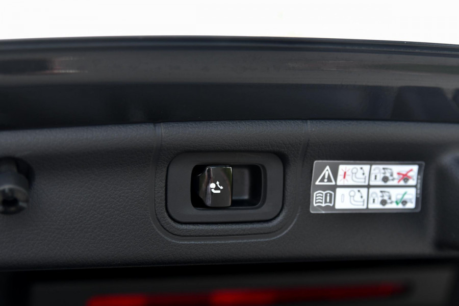 Mercedes-Benz C-Klasse 300 AMG Night. Pano, Memory, 360, Dodeh, Trekhaak, Carplay!
