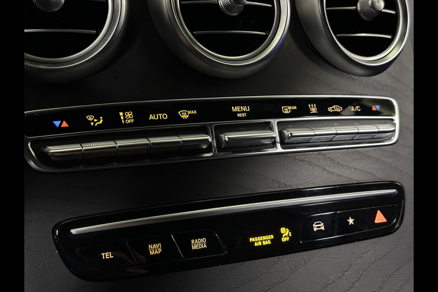 Mercedes-Benz GLC 300e 4MATIC AMG Night Plug in Hybrid PHEV | Sportstoelen Leder/Alcantara | Camera | Carplay | Led | Stoelverwarming |