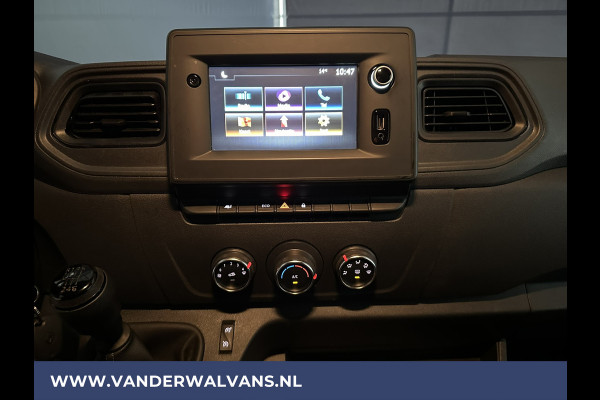 Renault Master 2.3 dCi 136pk L2H2 Euro6 Airco | Camera | Navigatie | 2500kg Trekhaak | Cruisecontrol Parkeersensoren, Bijrijdersbank