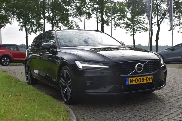 Volvo V60 B4 Mild Hybrid 211PK Automaat R-Design | BLIS | ACC | H&K | 19"LMV | Camera + PDC | Getint glas | Stoel/Stuur verwarming |