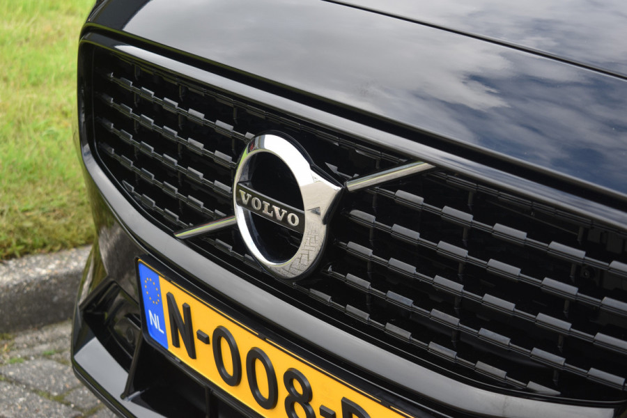 Volvo V60 B4 Mild Hybrid 211PK Automaat R-Design | BLIS | ACC | H&K | 19"LMV | Camera + PDC | Getint glas | Stoel/Stuur verwarming |