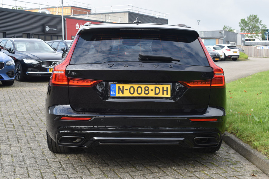 Volvo V60 B4 Mild Hybrid 211PK Automaat R-Design | BLIS | ACC | H&K | 19"LMV | Camera + PDC | Getint glas | Stoel/Stuur verwarming |