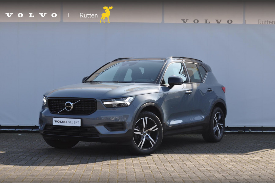 Volvo XC40 163PK Automaat T3 R-Design /  Cruise Control / Verkeersbord detectie / Bluetooth/ Parkeersensoren/ Apple carplay/ Elektrische achterklep/ Automatische climate control