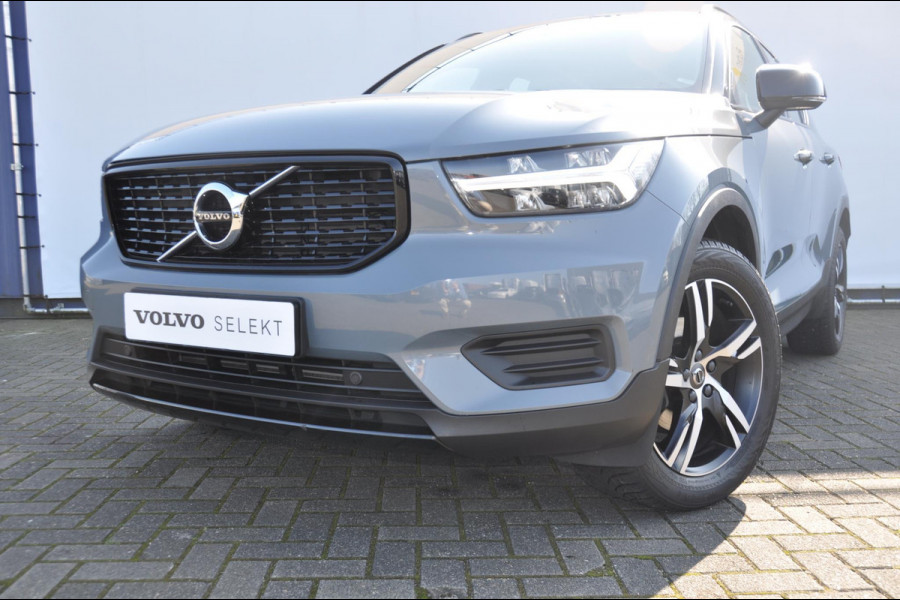 Volvo XC40 163PK Automaat T3 R-Design /  Cruise Control / Verkeersbord detectie / Bluetooth/ Parkeersensoren/ Apple carplay/ Elektrische achterklep/ Automatische climate control