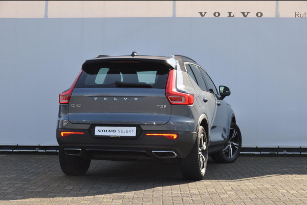 Volvo XC40 163PK Automaat T3 R-Design /  Cruise Control / Verkeersbord detectie / Bluetooth/ Parkeersensoren/ Apple carplay/ Elektrische achterklep/ Automatische climate control