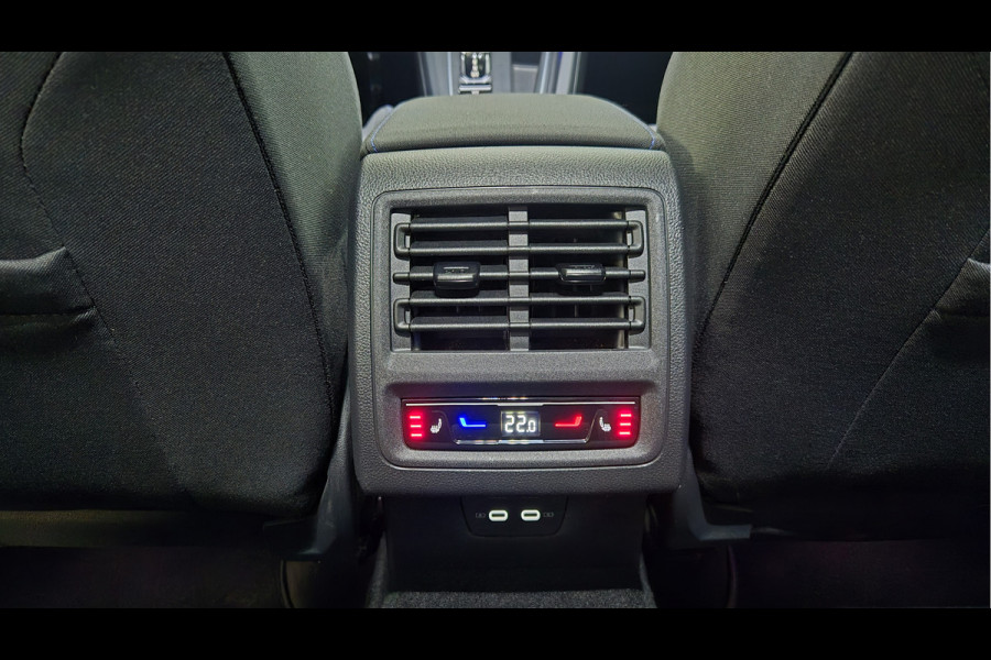 Volkswagen Golf 1.4 eHybrid GTE | Panorama dak | Head up | Keyless | Camera | IQ Licht | Stand kachel