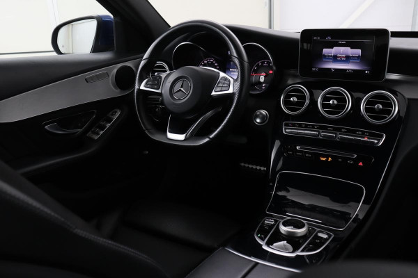 Mercedes-Benz C-Klasse 180 AMG | 1e eigenaar | Leder | Stoelverwarming | Trekhaak | Full LED | Camera | Dodehoek detectie | Park Assist