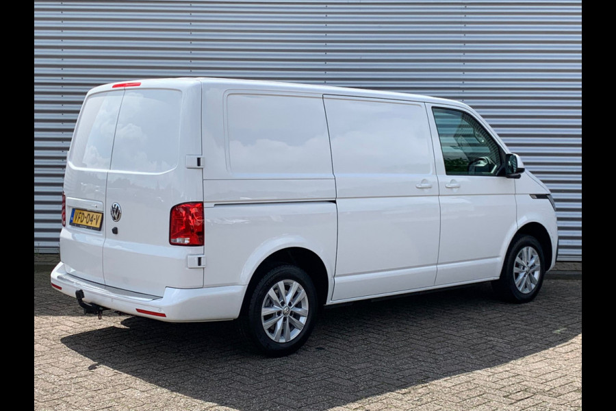 Volkswagen Transporter 2.0TDI 150PK L1H1 Automaat Leer LM Velgen Trekhaak Navi Camera Stoelverwarming