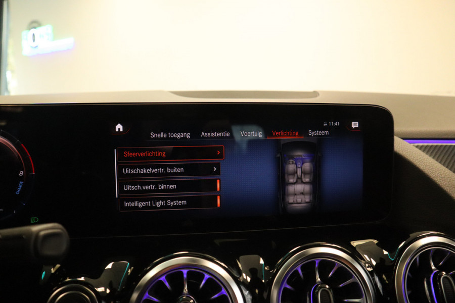 Mercedes-Benz GLA 250 e AMG Line Panoramadak Multibeam-led Navigatie