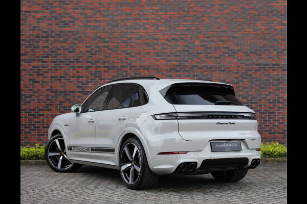 Porsche Cayenne Turbo E-Hybrid *Krijt*Chrono*Passagiersdisplay*