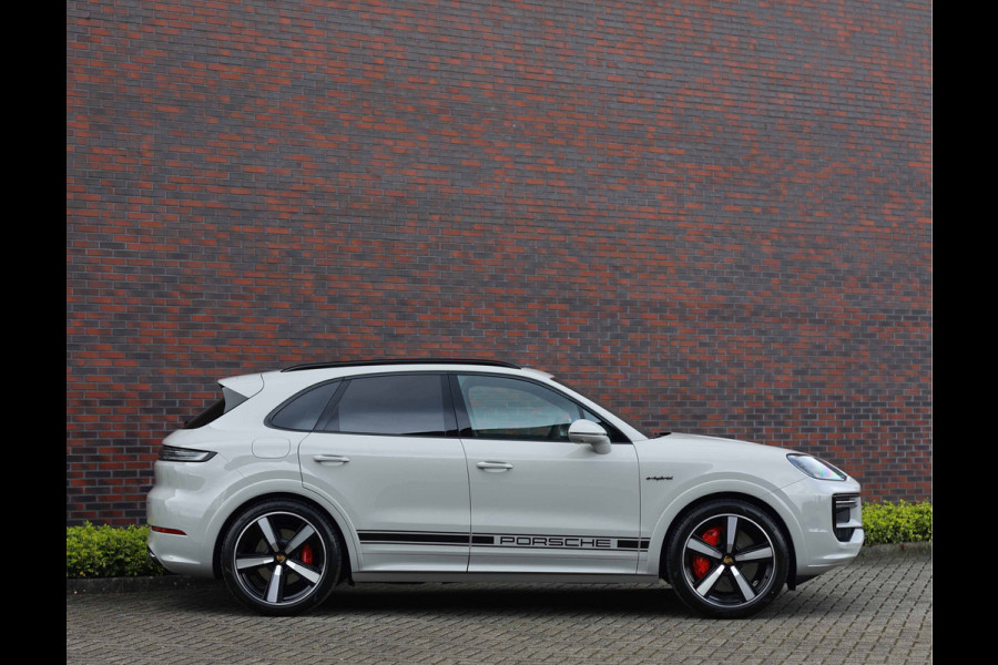 Porsche Cayenne Turbo E-Hybrid *Krijt*Chrono*Passagiersdisplay*