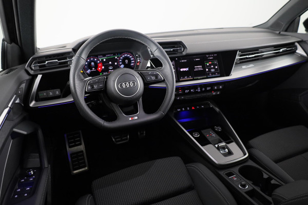 Audi A3 Sportback 30 TFSI S edition 110pk | Panoramadak | Stoelverwarming | Parkeer assistent | Audi Sound System