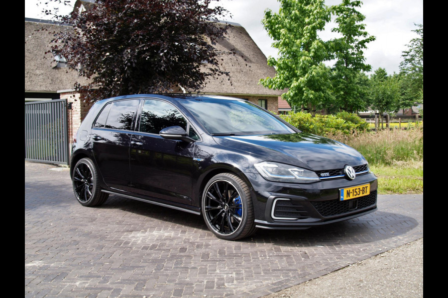 Volkswagen Golf 1.4 TSI PHEV GTE | 6-DSG | Virtual cockpit | Cruise control | Apple Carplay | Full-Map Navigatie |