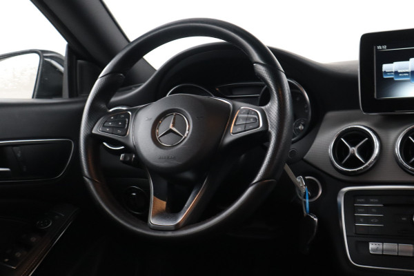 Mercedes-Benz CLA-Klasse Shooting Brake 180 Lease Edition Ambition Stoelverwarming, Half leder, Navigatie, Cruise,