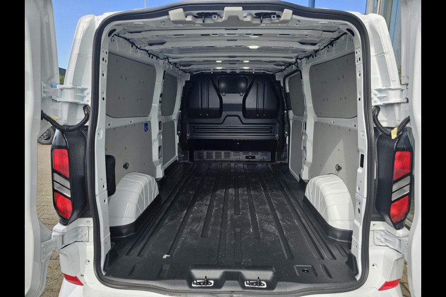 Ford Transit Custom 300 2.0 TDCI L2H1 Limited Nieuw | 136pk | Trekhaak | Climate control | LED koplampen | Stoelverwarming | Uit voorraad leverbaar!